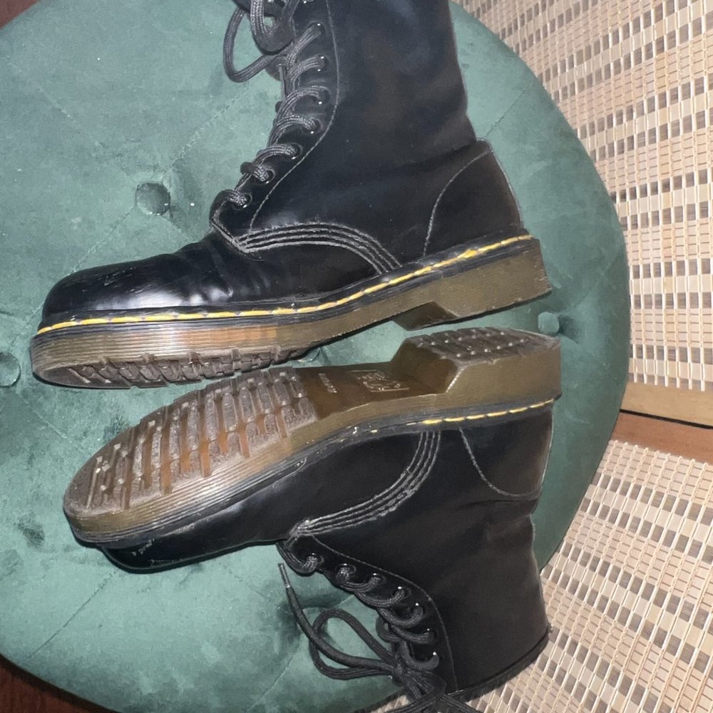 Doc Martens 1460 Lace Up Combat Boots in Black Smooth Leather, Size 8 - Picture 7 of 10